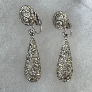 Vintages clip on earrings